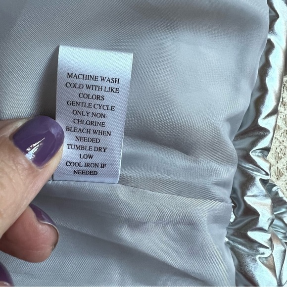 CENTRAL PARK WEST SILVER CROPPED PUFFER REVOLVE JACKET XS - Picture 9 of 12